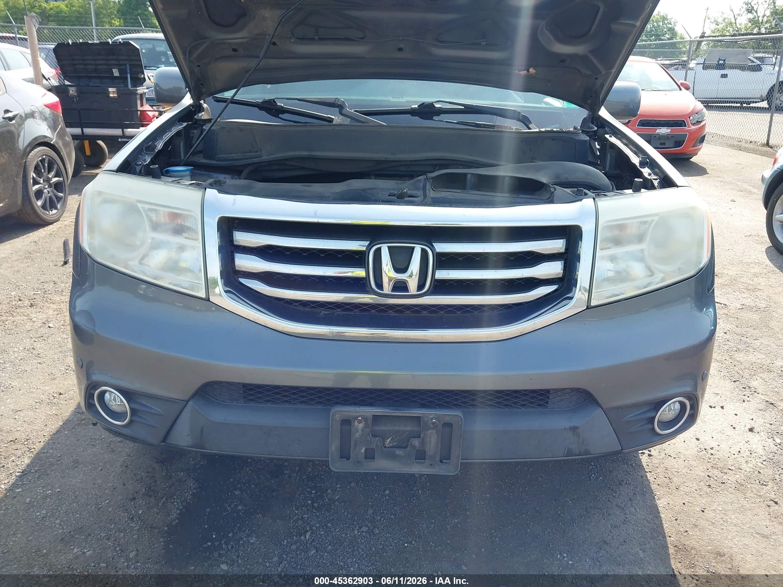2013 Honda Pilot Touring Gray vin: 5FNYF4H96DB065535