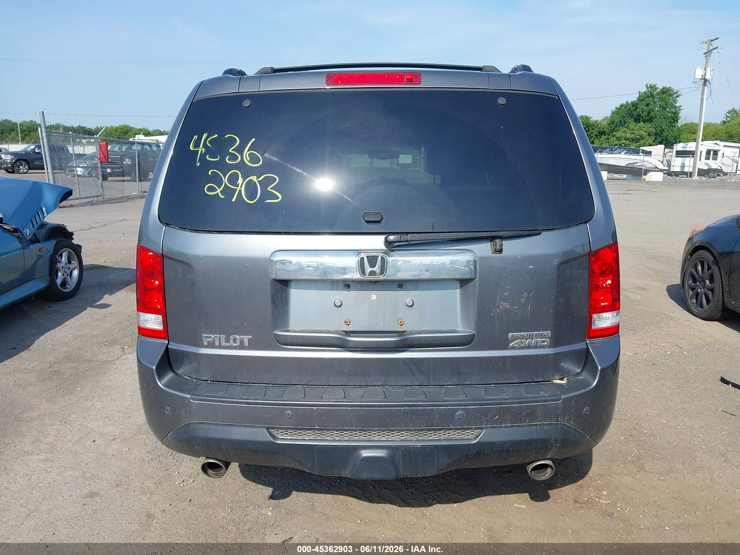 2013 Honda Pilot Touring Gray vin: 5FNYF4H96DB065535