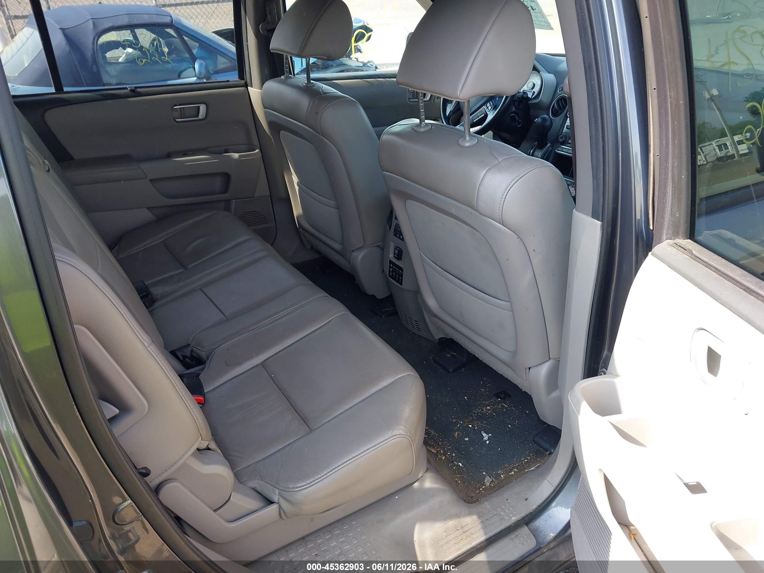 2013 Honda Pilot Touring Gray vin: 5FNYF4H96DB065535