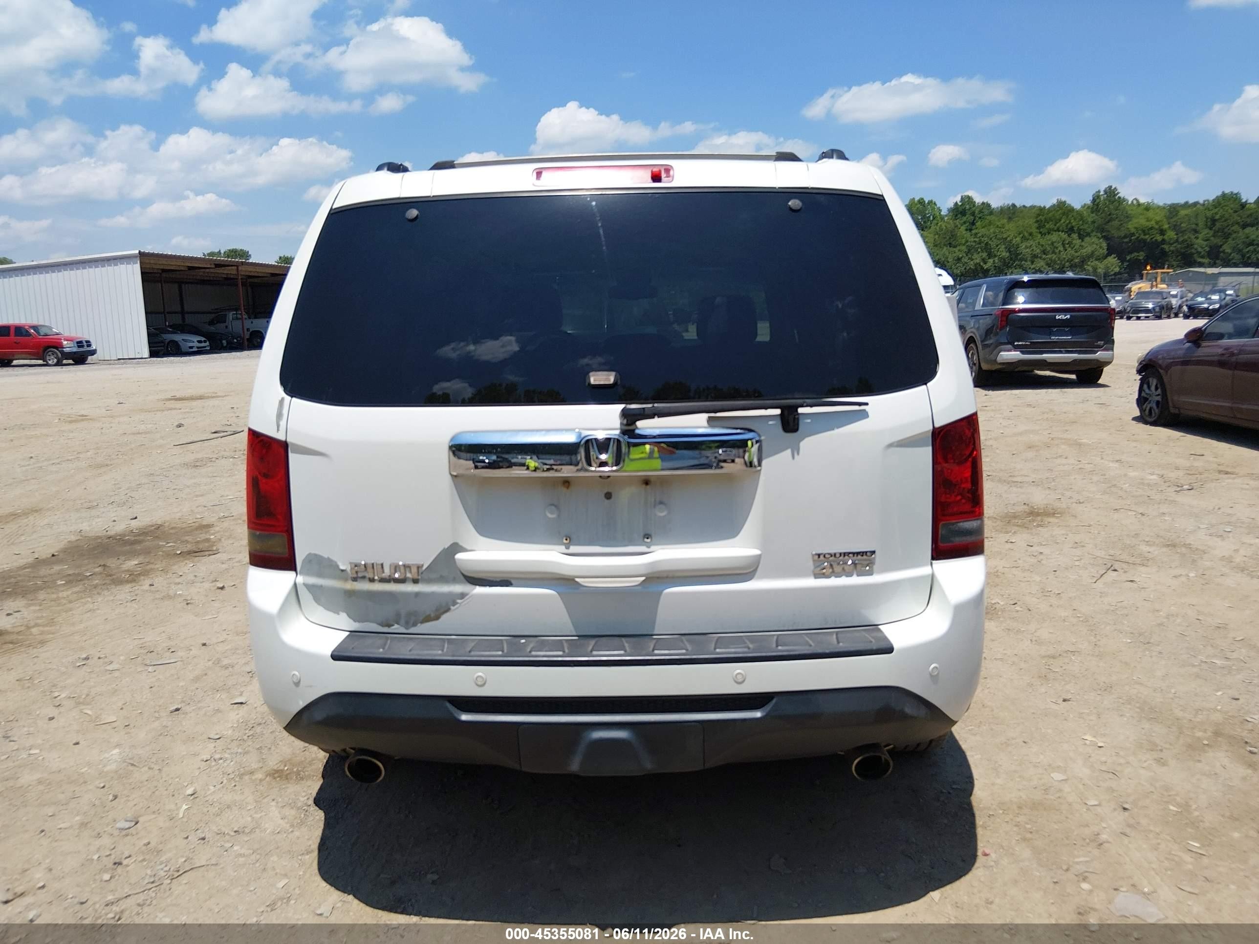 2013 Honda Pilot Touring White vin: 5FNYF4H96DB067978