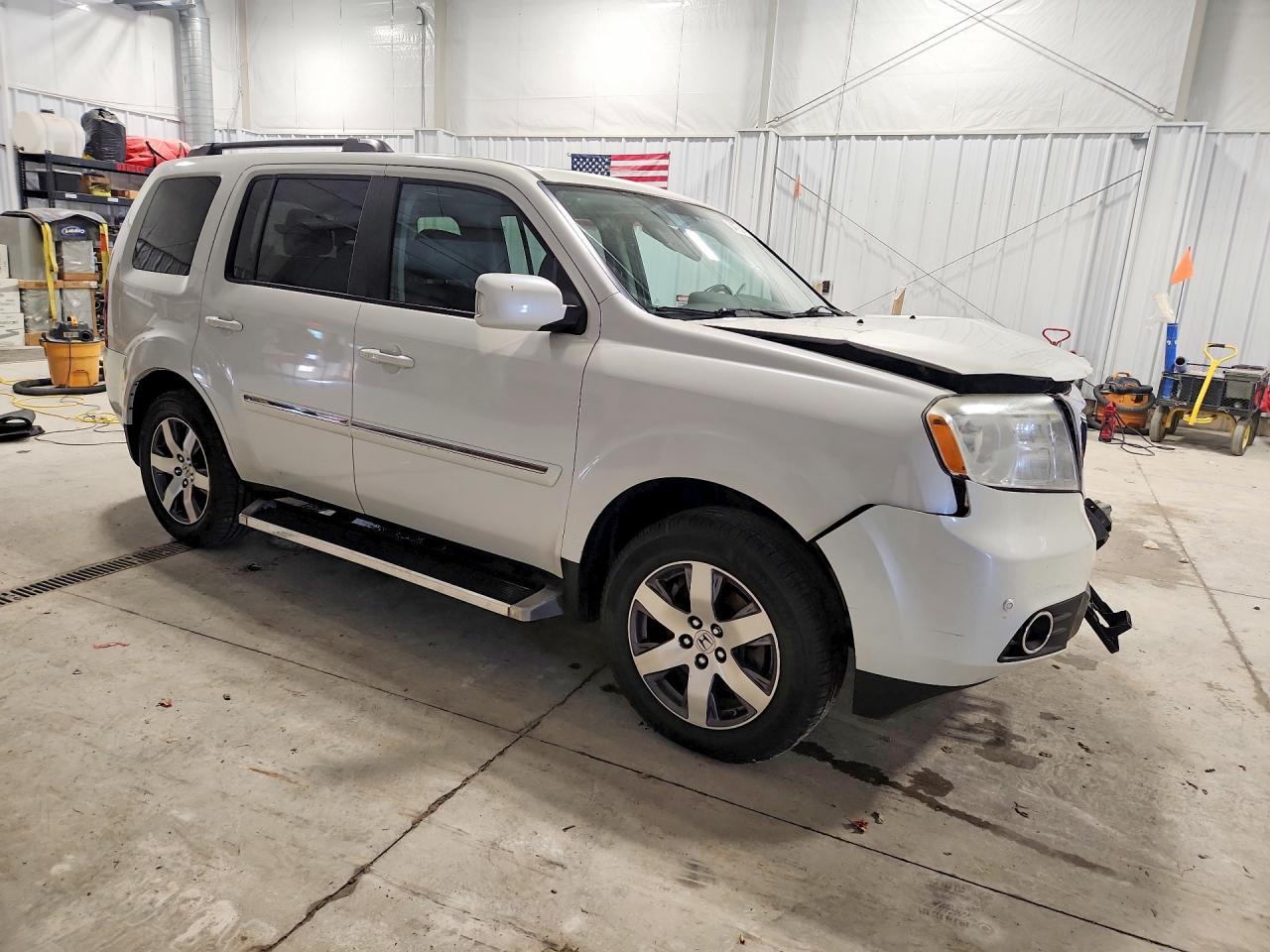 2014 Honda Pilot Touring White vin: 5FNYF4H96EB003294