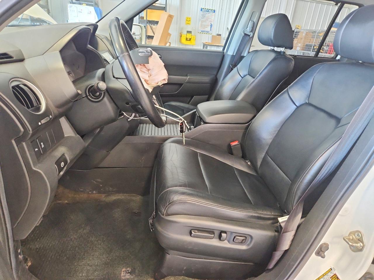 2014 Honda Pilot Touring White vin: 5FNYF4H96EB003294