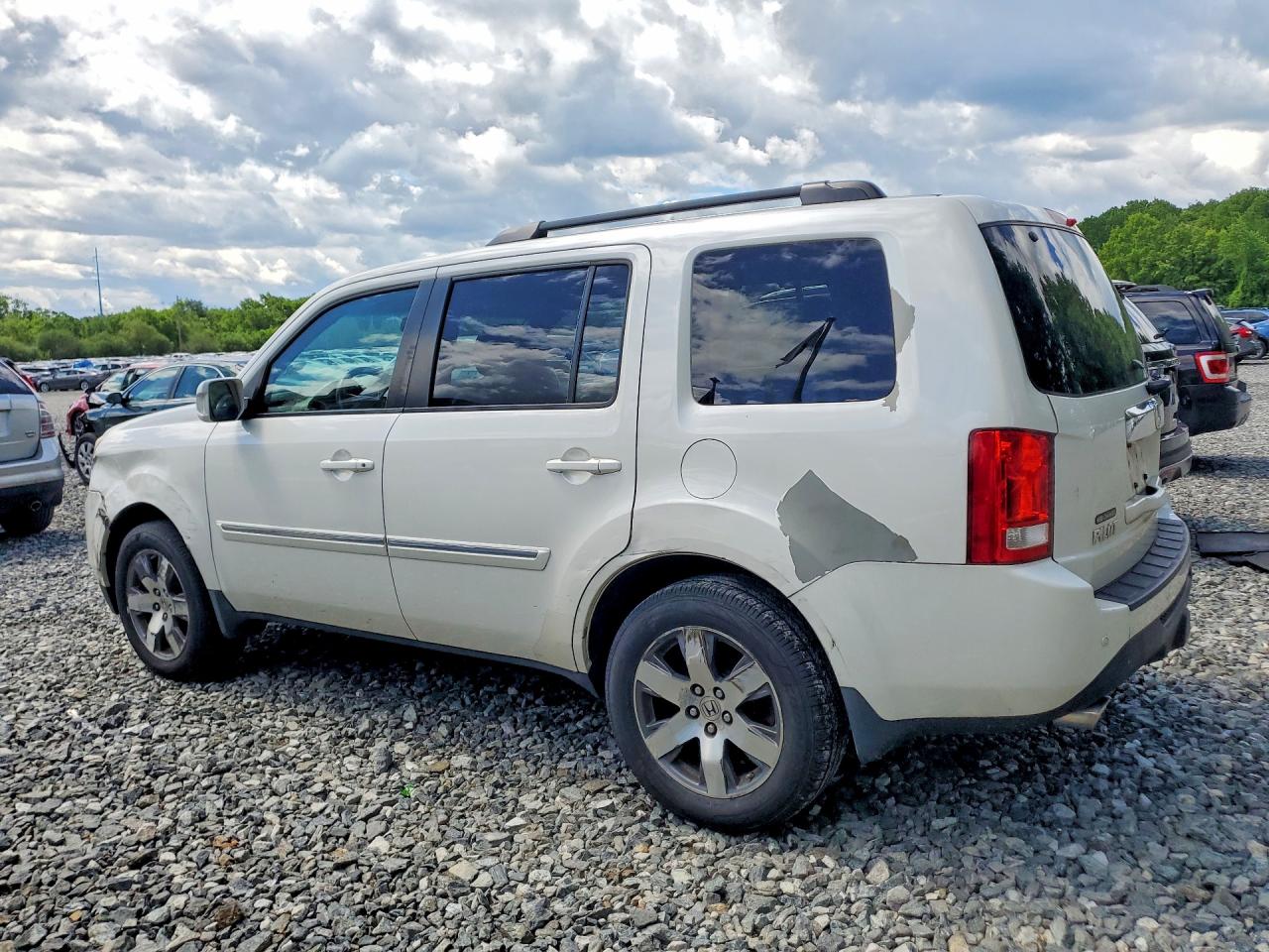 2014 Honda Pilot Touring White vin: 5FNYF4H96EB008561