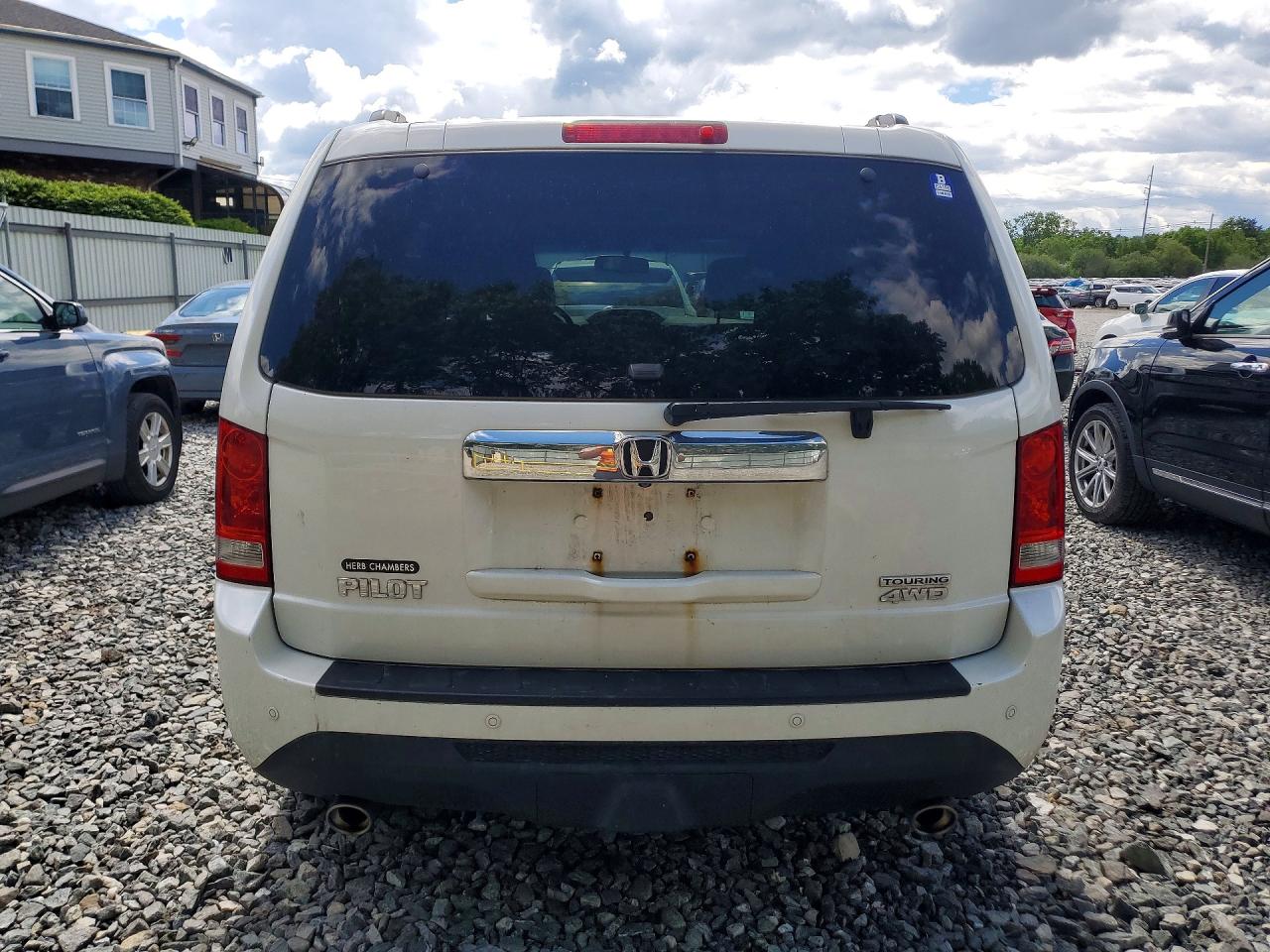 2014 Honda Pilot Touring White vin: 5FNYF4H96EB008561