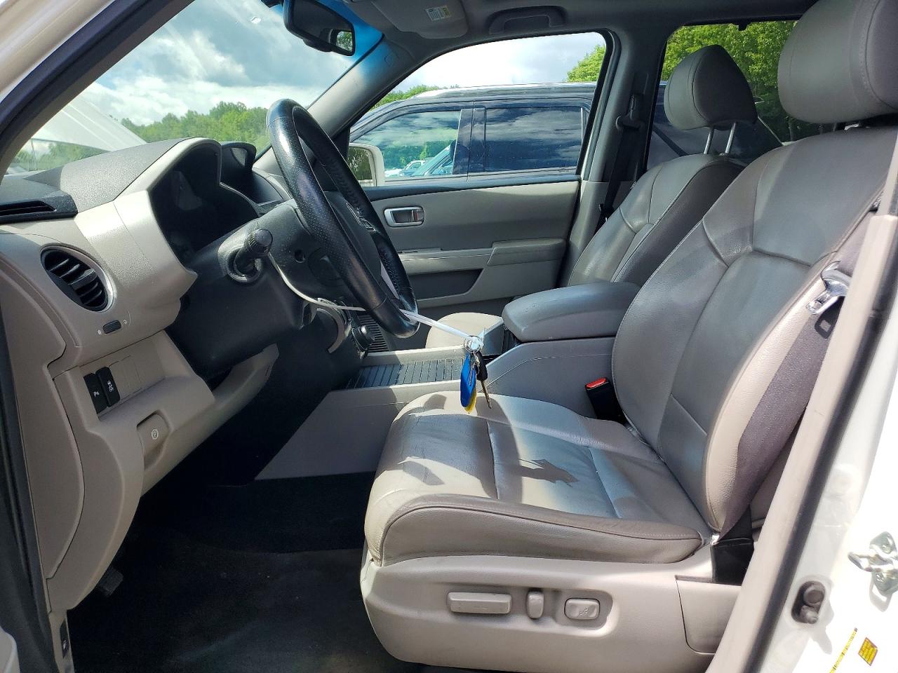 2014 Honda Pilot Touring White vin: 5FNYF4H96EB008561