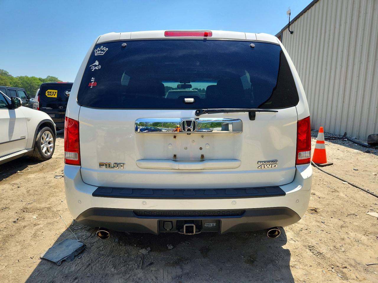 2014 Honda Pilot Touring White vin: 5FNYF4H96EB042001
