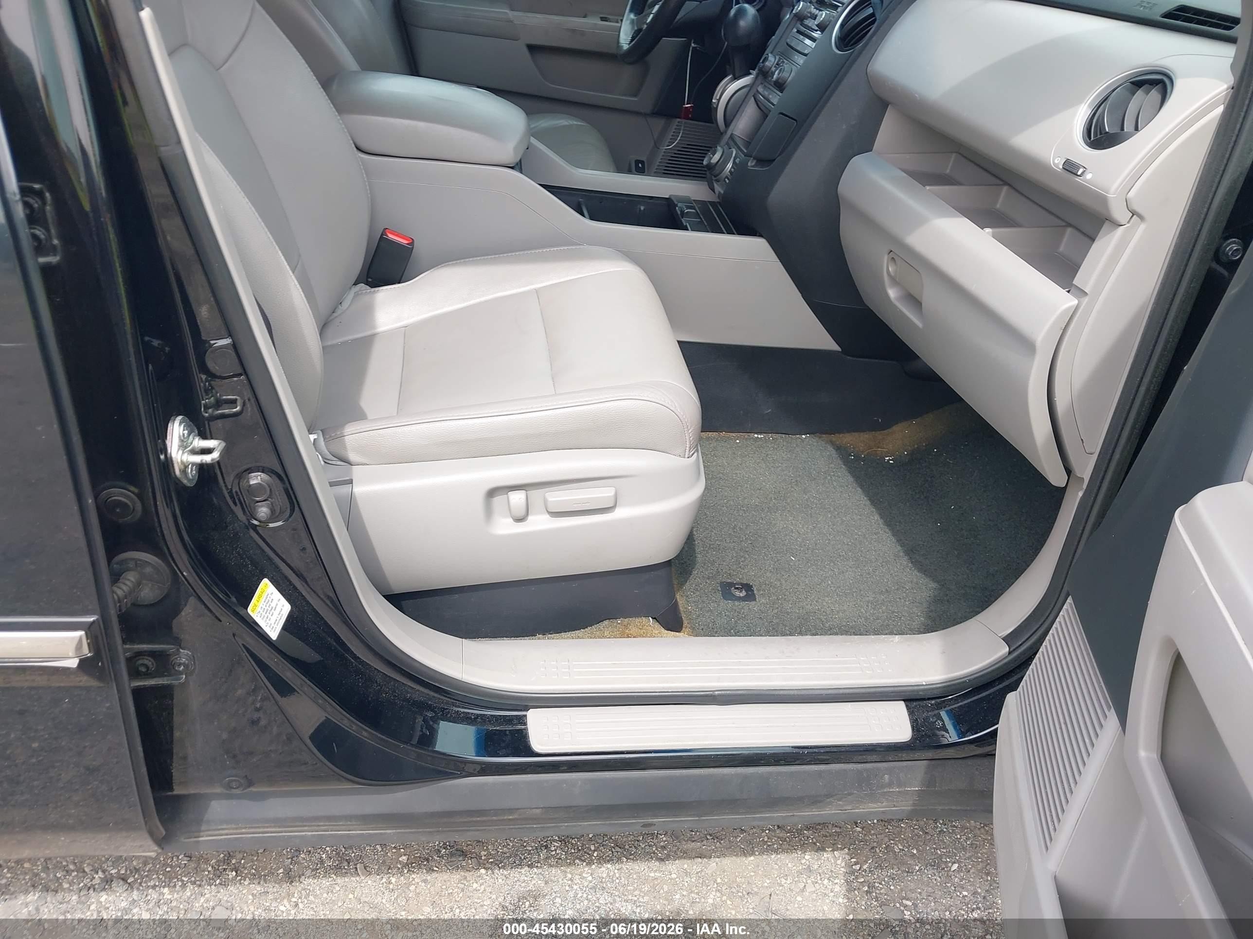 2014 Honda Pilot Touring Black vin: 5FNYF4H96EB050390