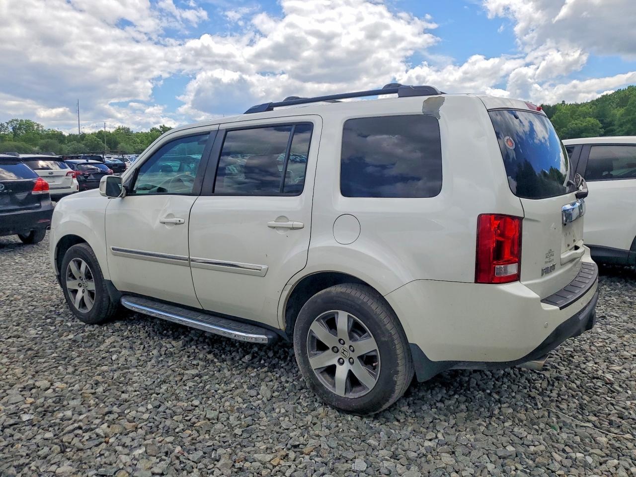 2014 Honda Pilot Touring White vin: 5FNYF4H96EB051555