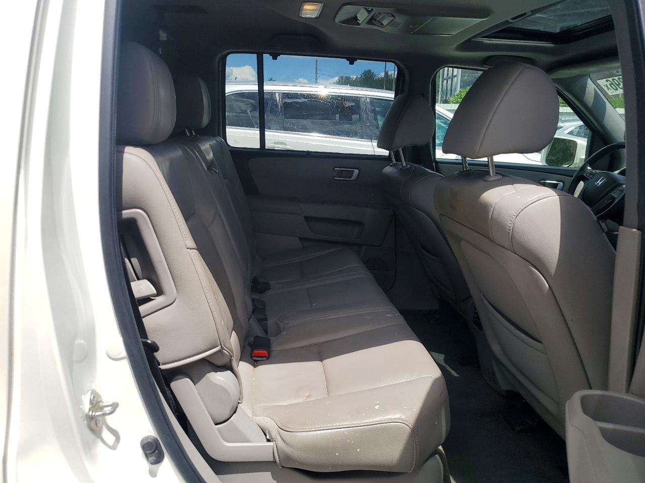 2014 Honda Pilot Touring White vin: 5FNYF4H96EB051555