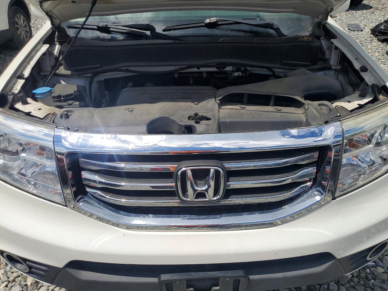 2014 Honda Pilot Touring White vin: 5FNYF4H96EB051555