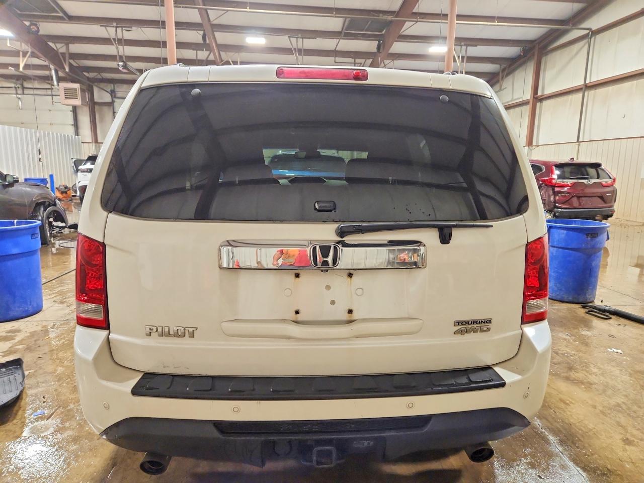 2015 Honda Pilot Touring Белый vin: 5FNYF4H96FB001966