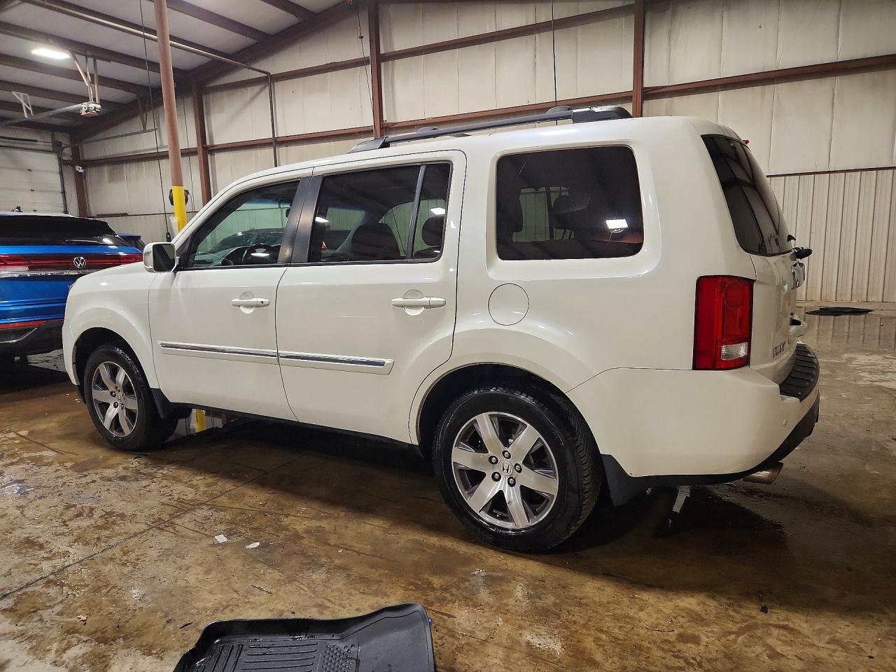 2015 Honda Pilot Touring Белый vin: 5FNYF4H96FB001966