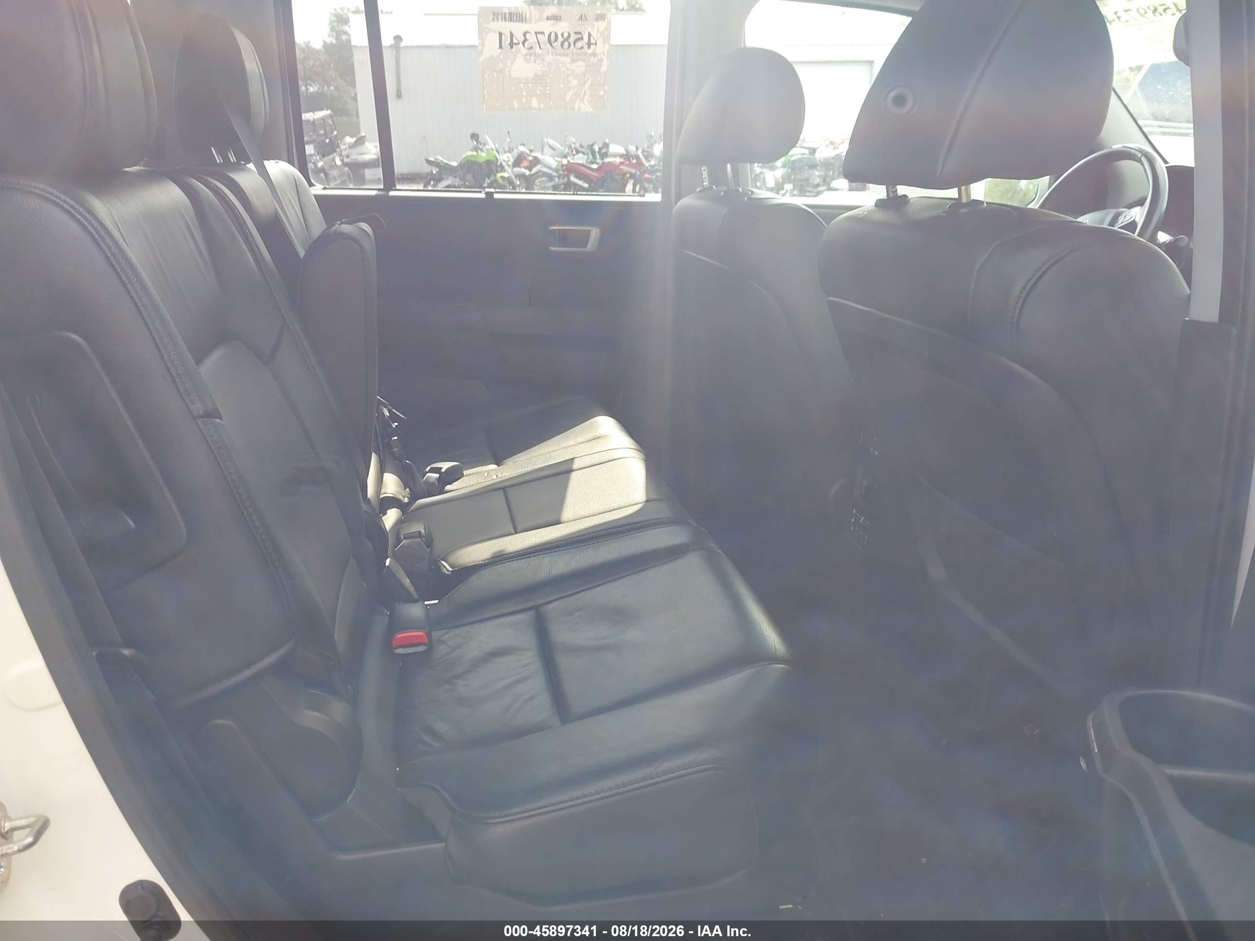 2015 Honda Pilot Touring White vin: 5FNYF4H96FB011719