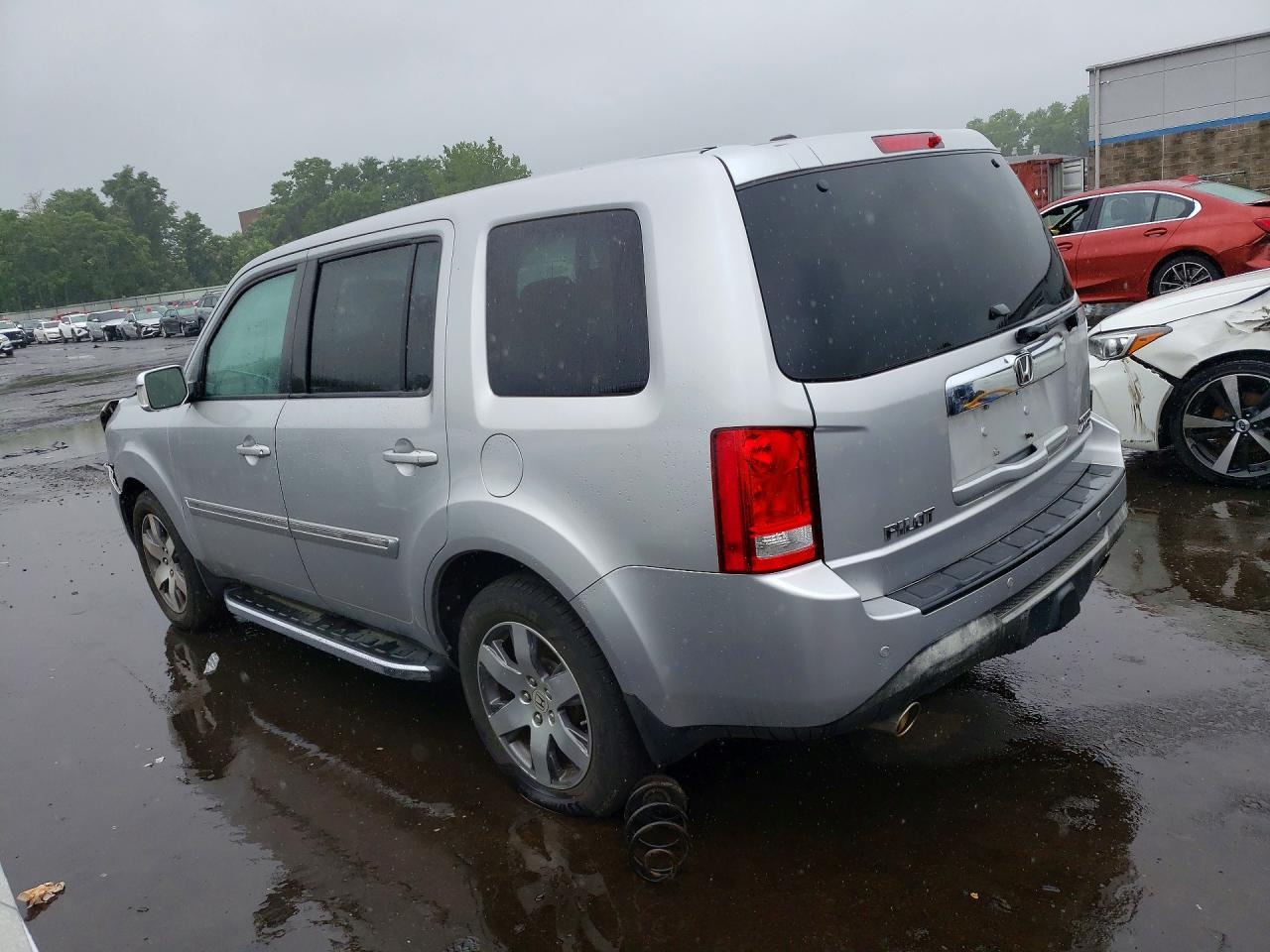 2015 Honda Pilot Touring Silver vin: 5FNYF4H96FB043747