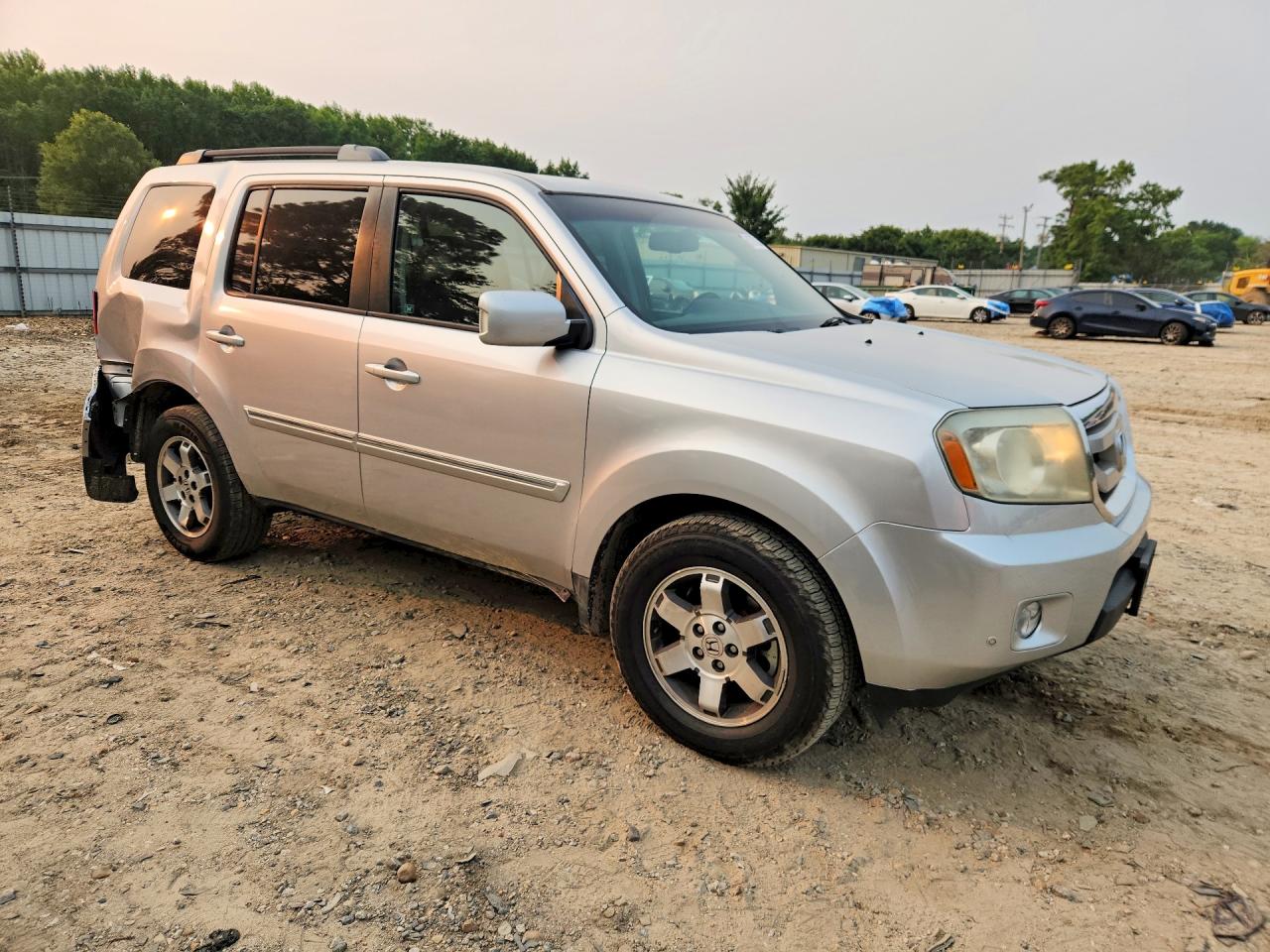 2011 Honda Pilot Touring Silver vin: 5FNYF4H97BB041595