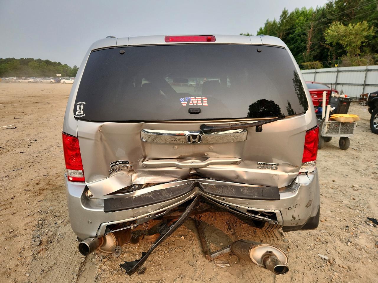 2011 Honda Pilot Touring Silver vin: 5FNYF4H97BB041595