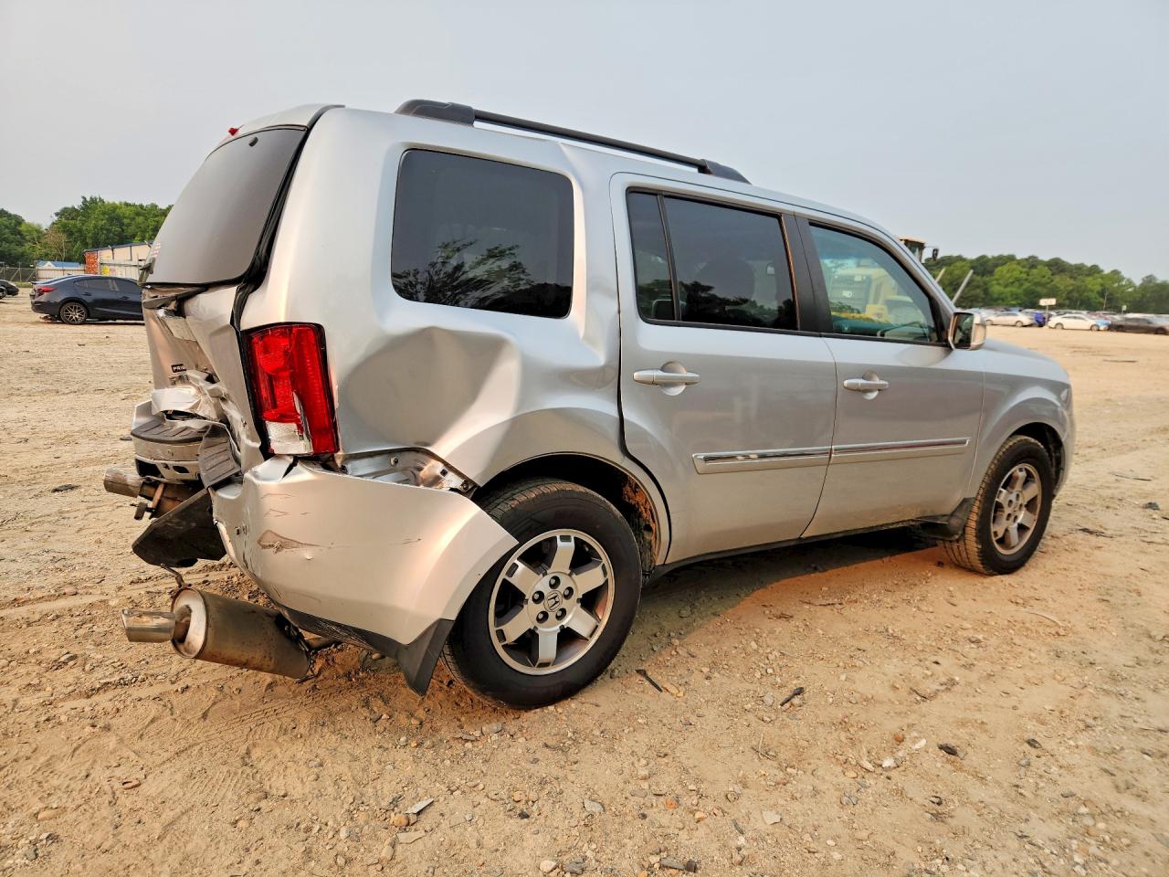 2011 Honda Pilot Touring Silver vin: 5FNYF4H97BB041595
