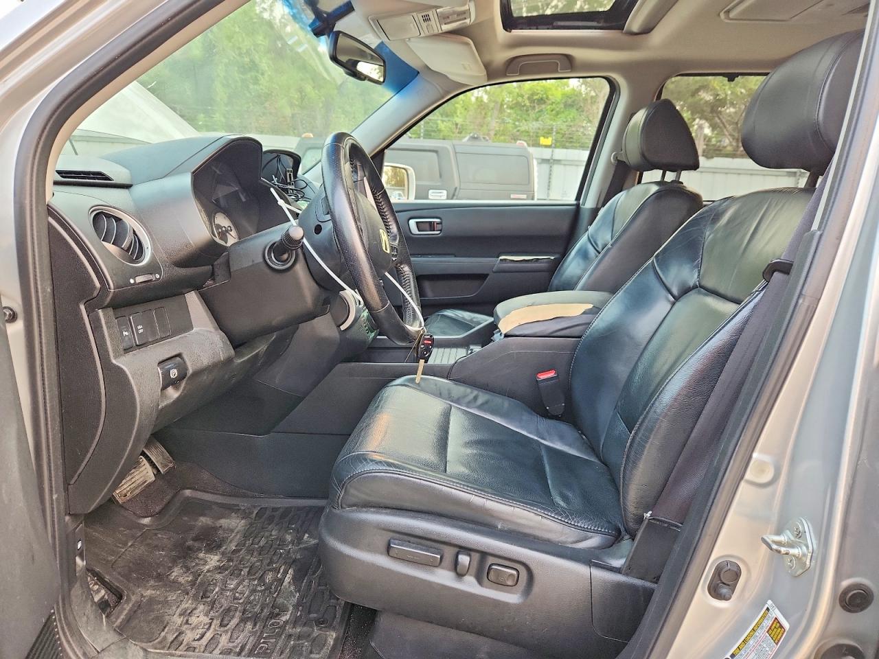 2011 Honda Pilot Touring Silver vin: 5FNYF4H97BB041595