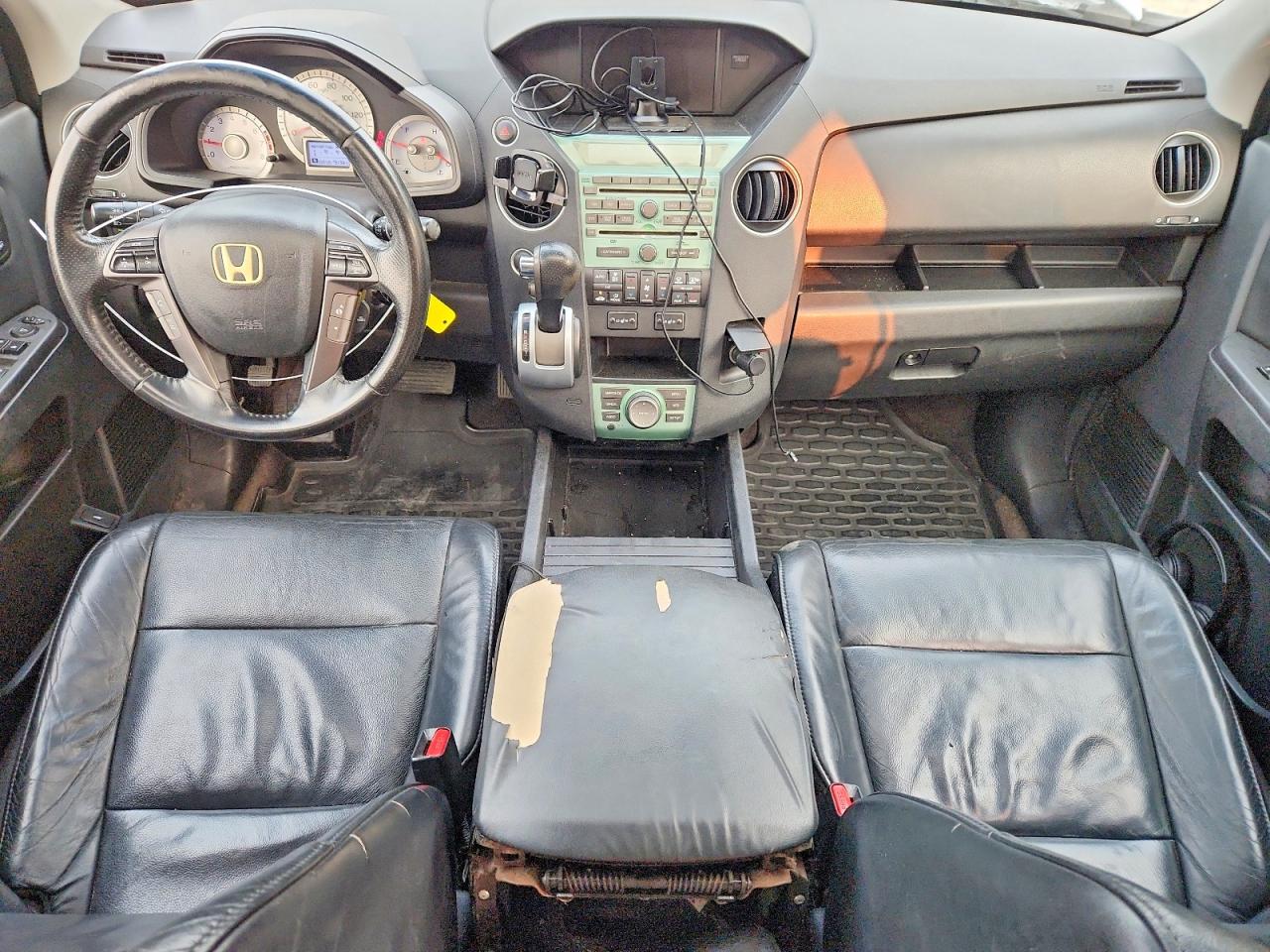 2011 Honda Pilot Touring Silver vin: 5FNYF4H97BB041595