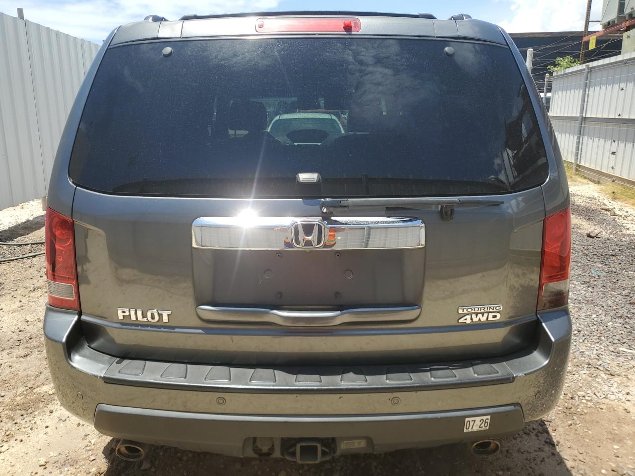 2011 Honda Pilot Touring Gray vin: 5FNYF4H97BB048188 Damage: Rear Bumper, Chipped, 2