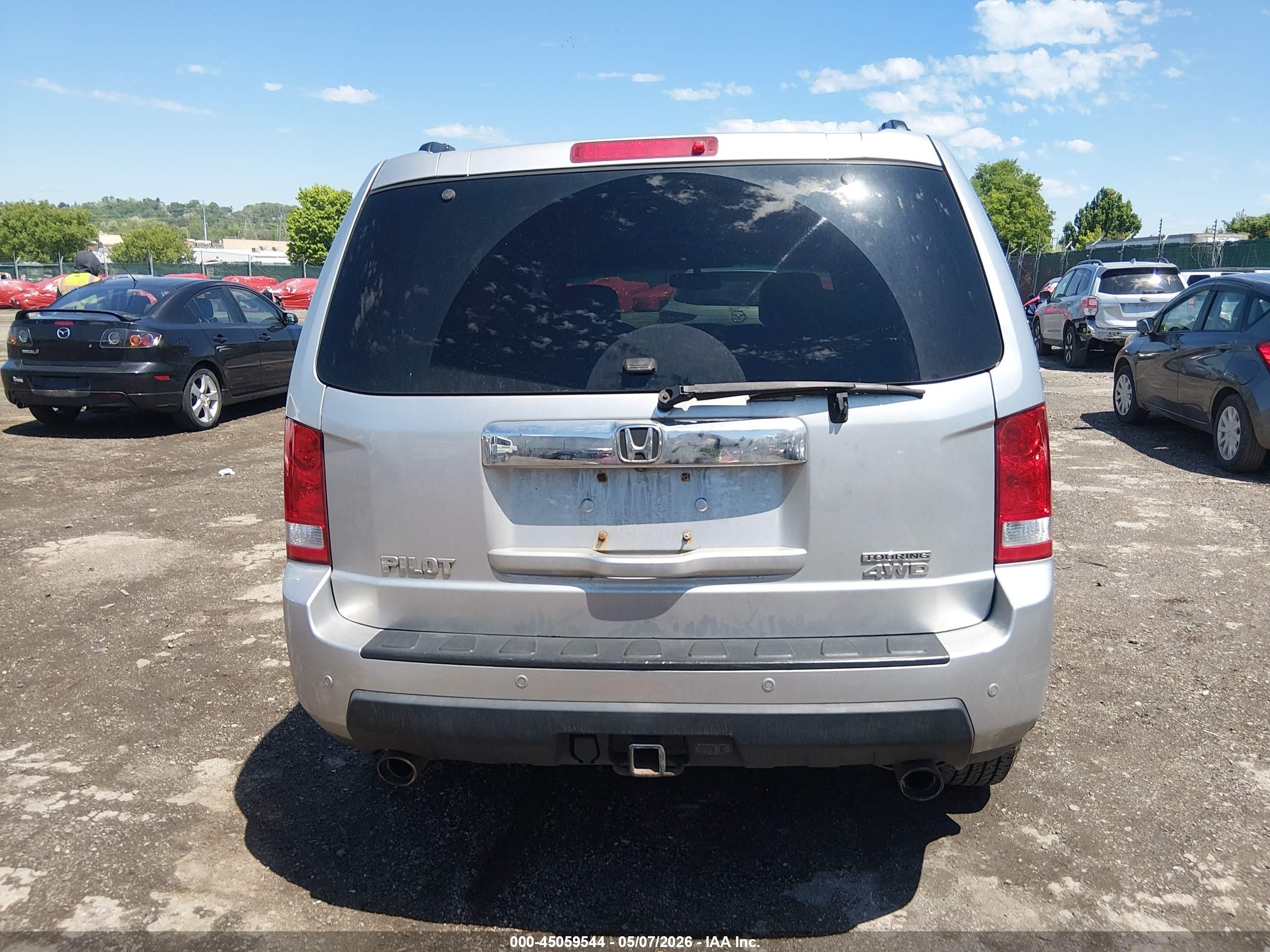 2011 Honda Pilot Touring Silver vin: 5FNYF4H97BB053164