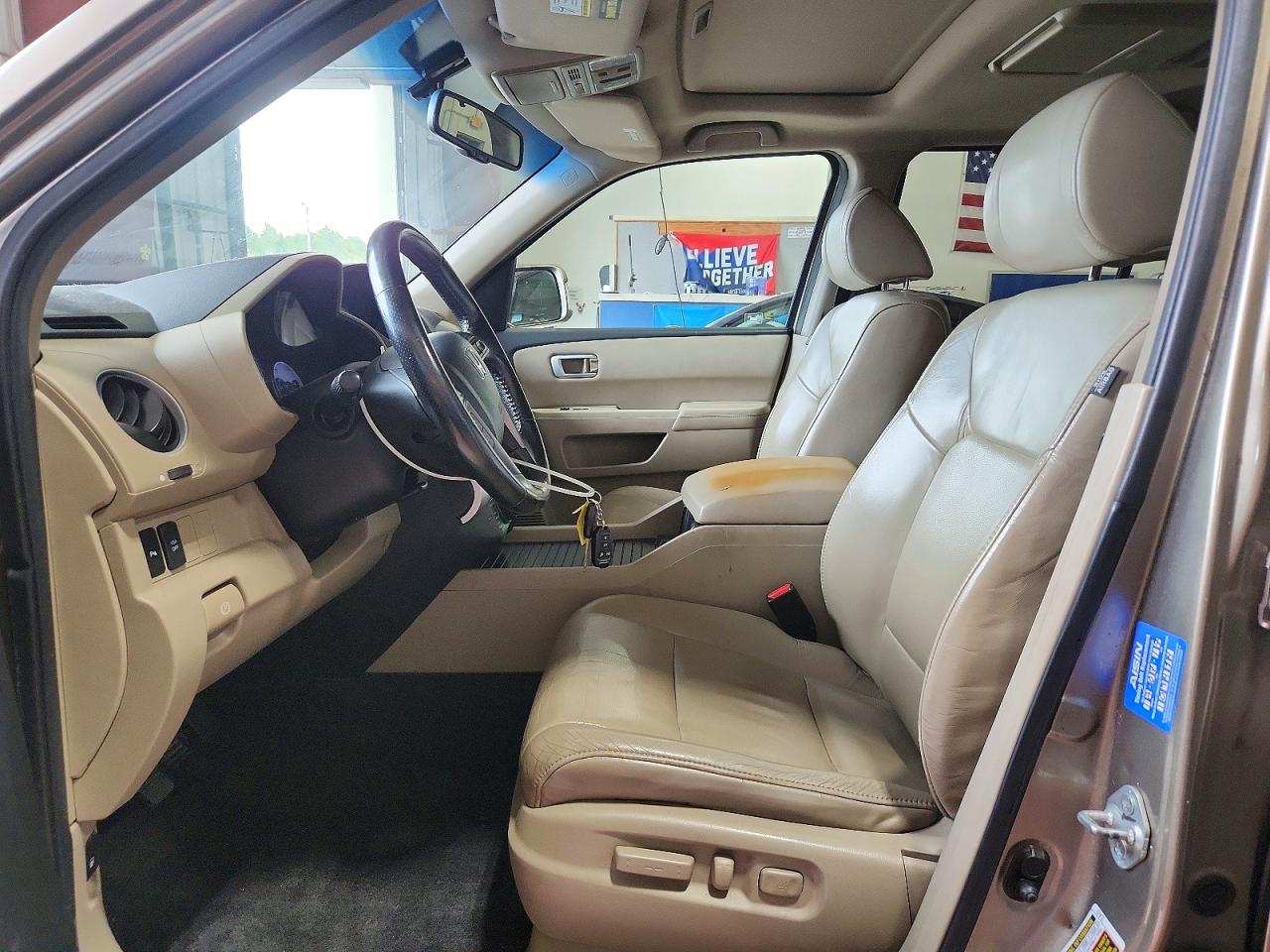 2011 Honda Pilot Touring Gold vin: 5FNYF4H97BB072037
