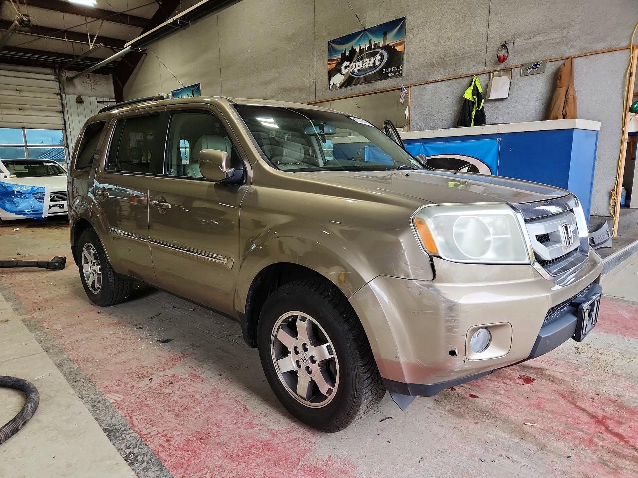 2011 Honda Pilot Touring Gold vin: 5FNYF4H97BB072037