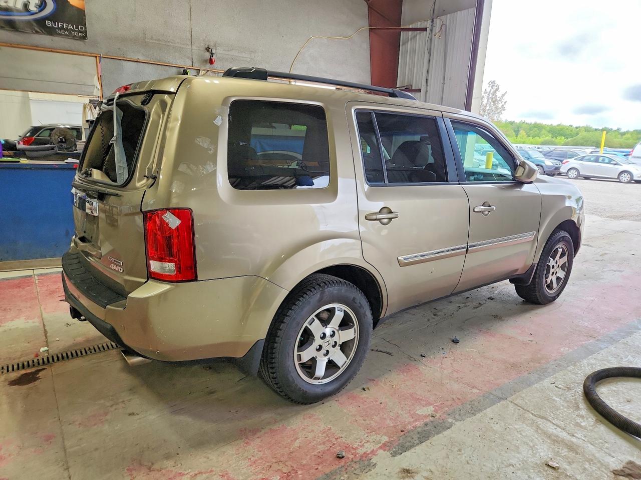 2011 Honda Pilot Touring Gold vin: 5FNYF4H97BB072037