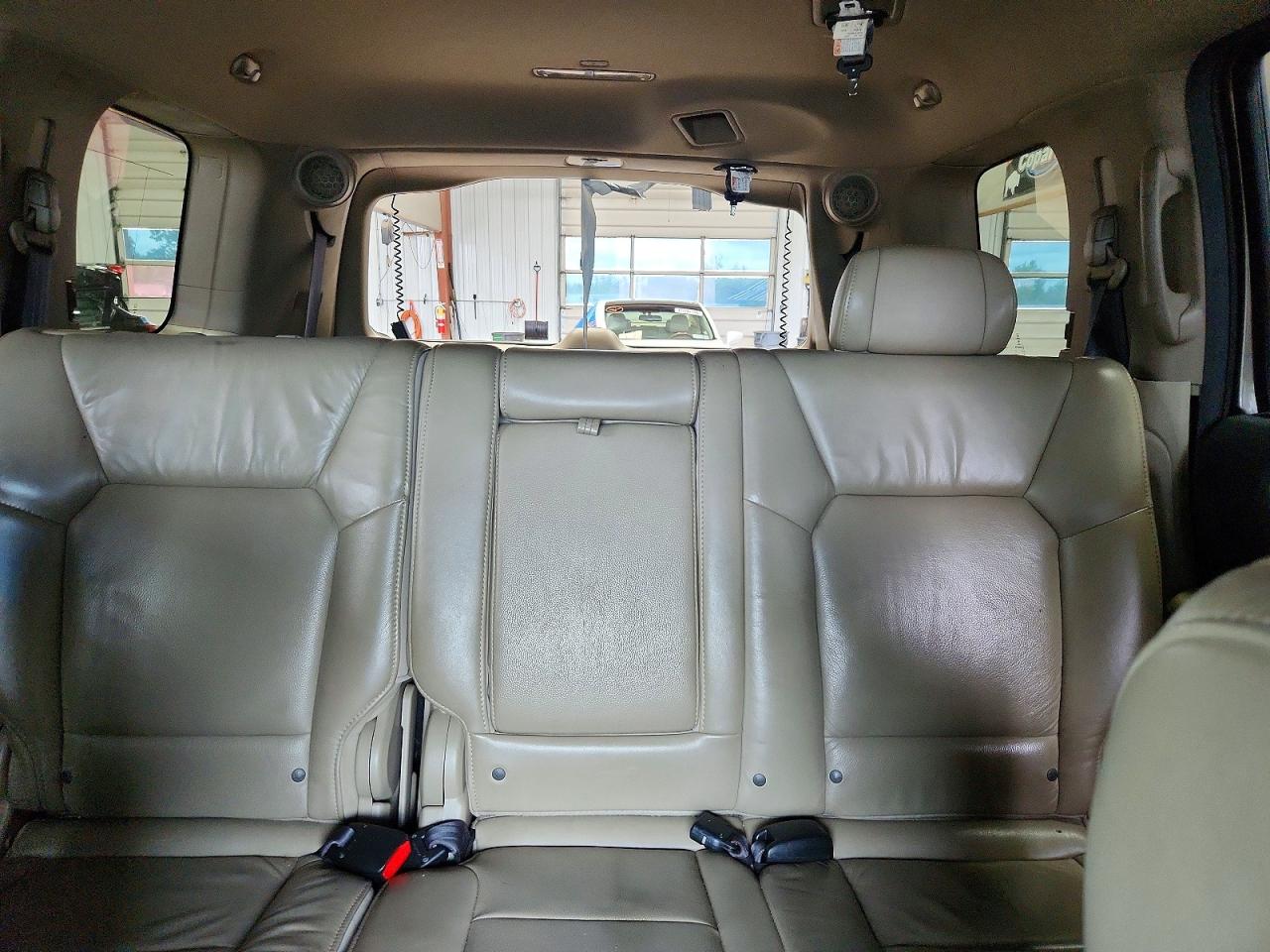2011 Honda Pilot Touring Gold vin: 5FNYF4H97BB072037