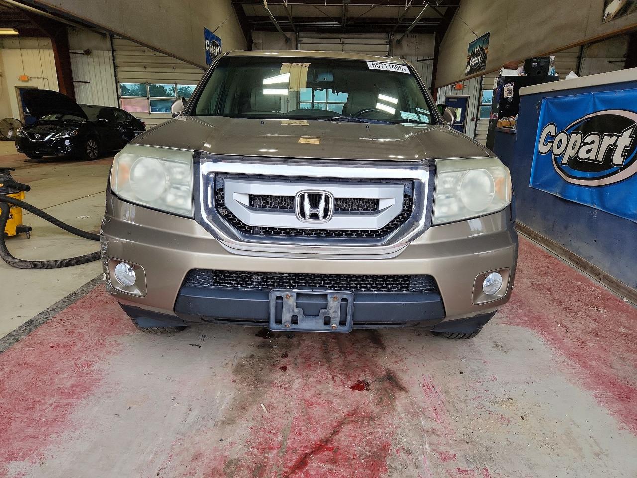 2011 Honda Pilot Touring Gold vin: 5FNYF4H97BB072037