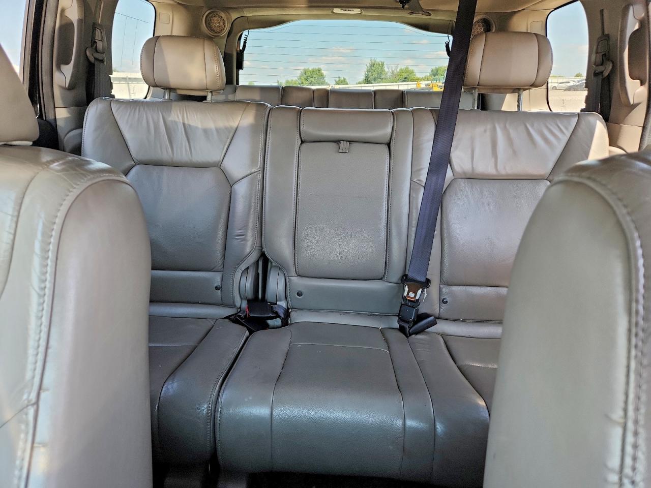 2011 Honda Pilot Touring Black vin: 5FNYF4H97BB101827