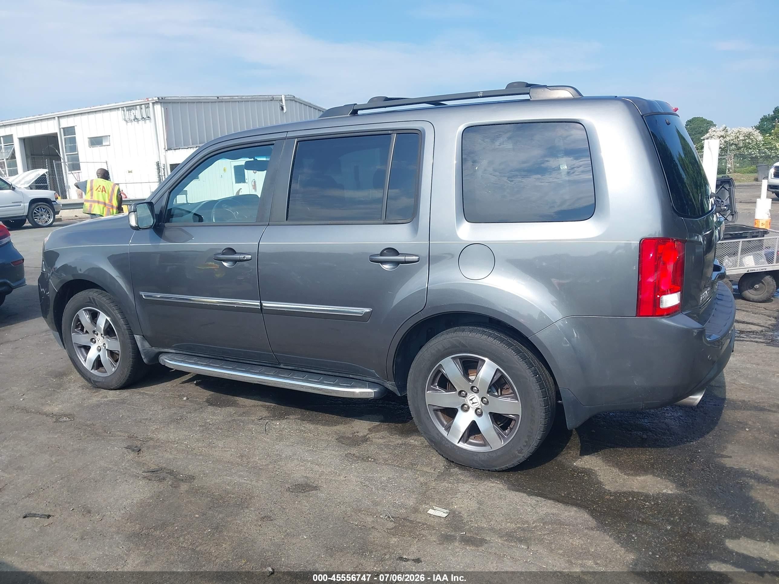 2012 Honda Pilot Touring Gray vin: 5FNYF4H97CB050475