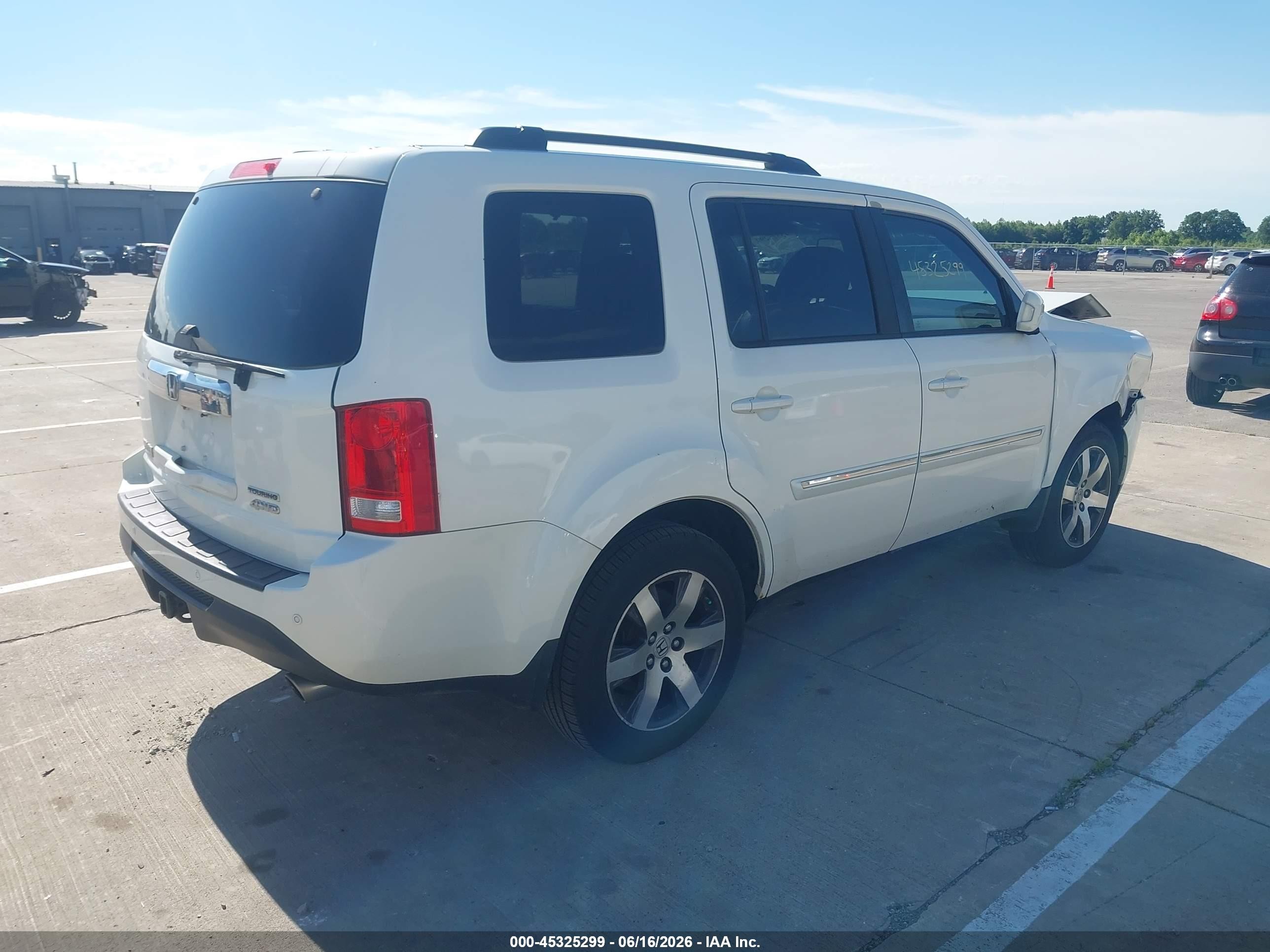 2013 Honda Pilot Touring White vin: 5FNYF4H97DB019471