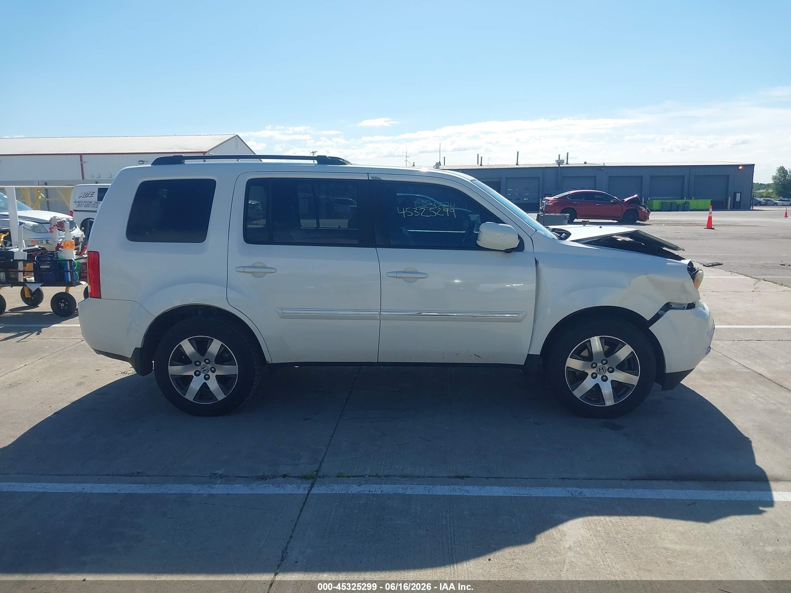 2013 Honda Pilot Touring White vin: 5FNYF4H97DB019471