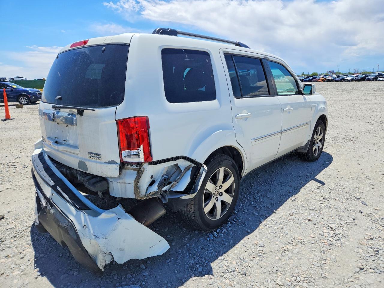 2013 Honda Pilot Touring White vin: 5FNYF4H97DB023441
