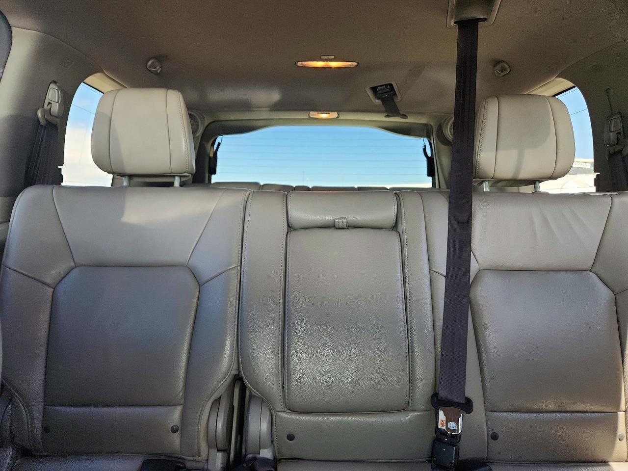 2013 Honda Pilot Touring White vin: 5FNYF4H97DB023441