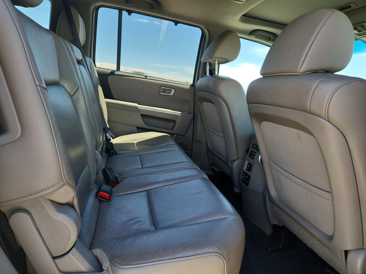 2013 Honda Pilot Touring White vin: 5FNYF4H97DB023441