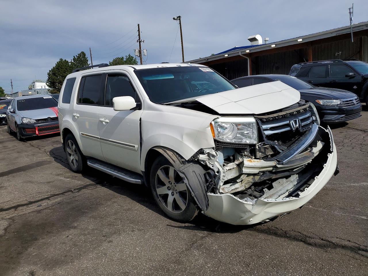 2013 Honda Pilot Touring White vin: 5FNYF4H97DB061865