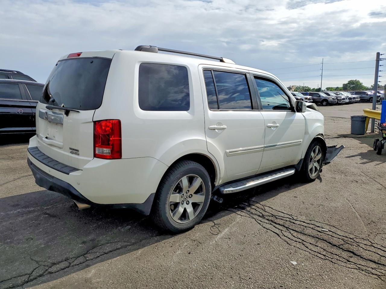 2013 Honda Pilot Touring White vin: 5FNYF4H97DB061865