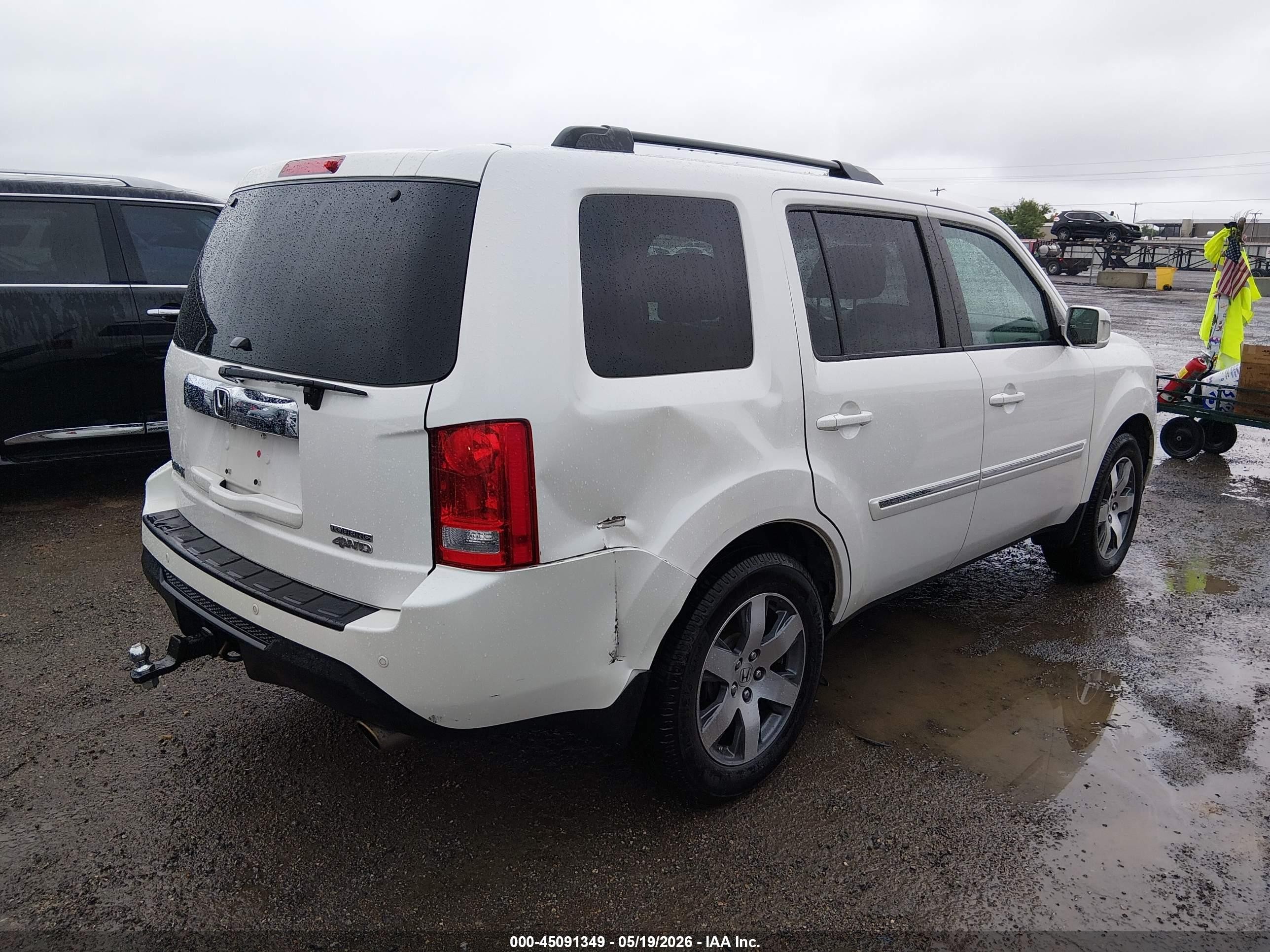 2013 Honda Pilot Touring White vin: 5FNYF4H97DB083817
