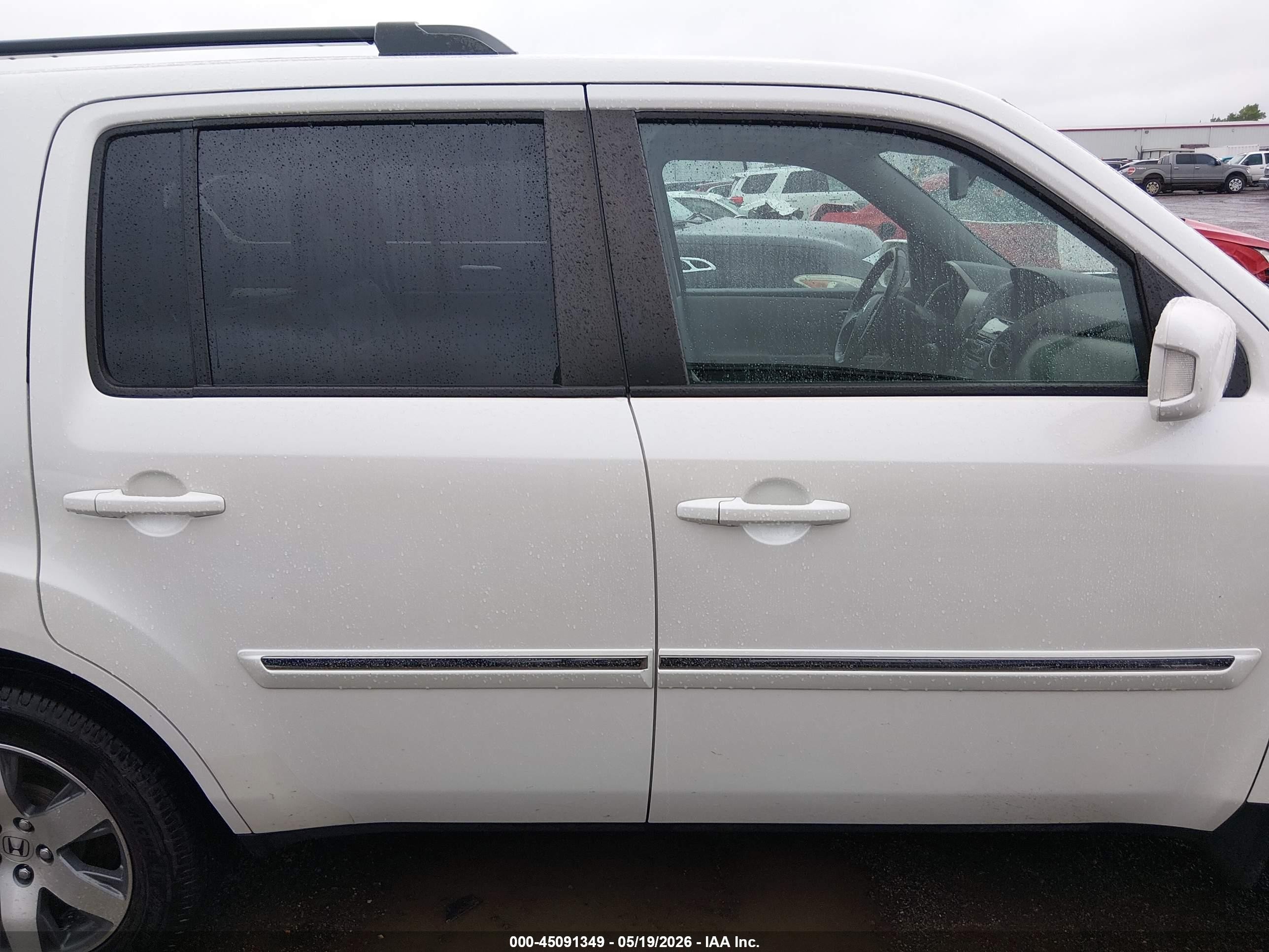 2013 Honda Pilot Touring White vin: 5FNYF4H97DB083817