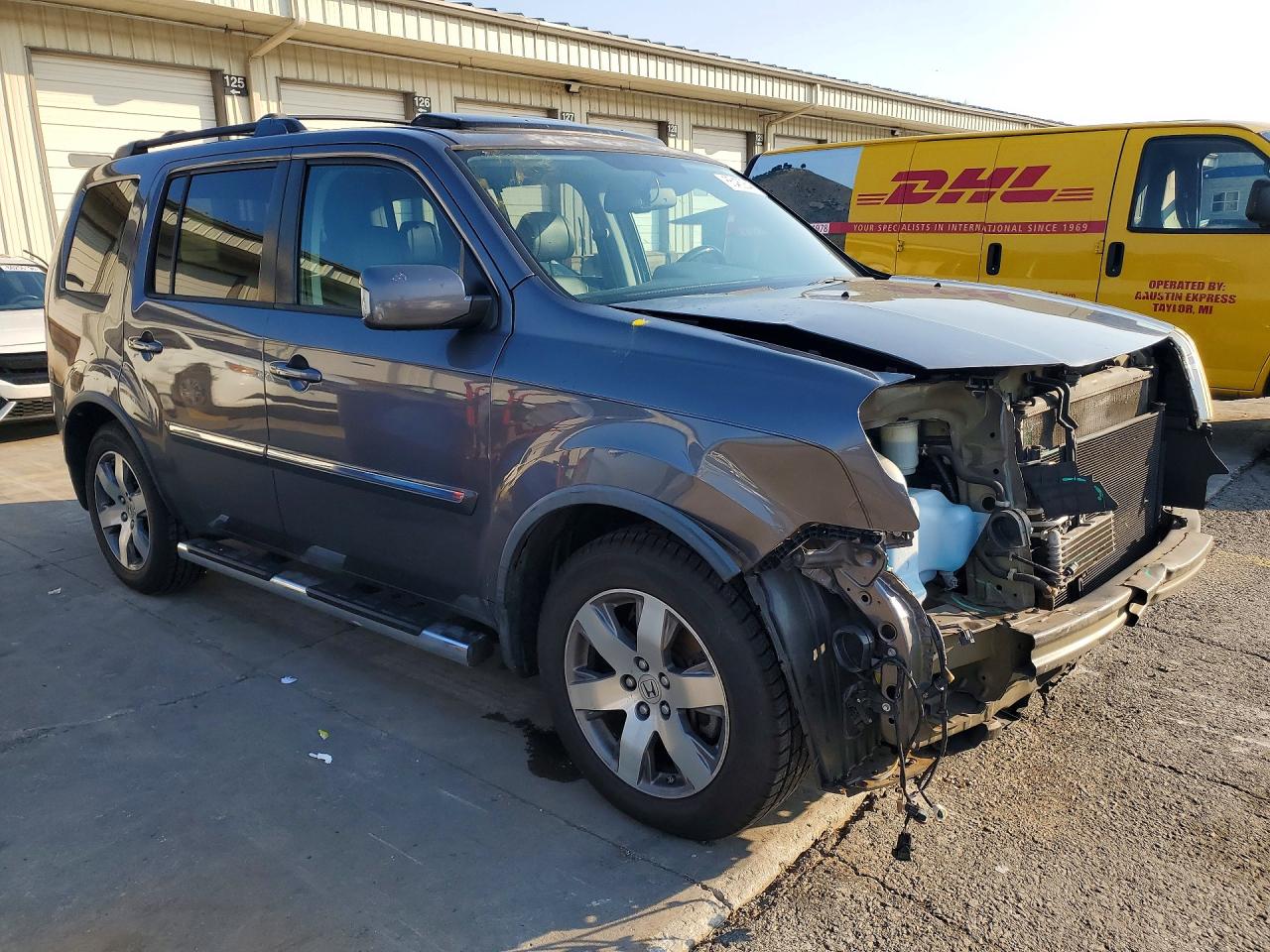 2014 Honda Pilot Touring Gray vin: 5FNYF4H97EB017723