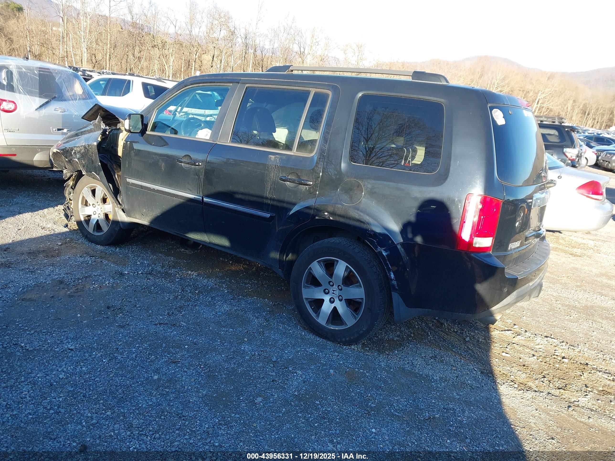 2014 Honda Pilot Touring Black vin: 5FNYF4H97EB028897