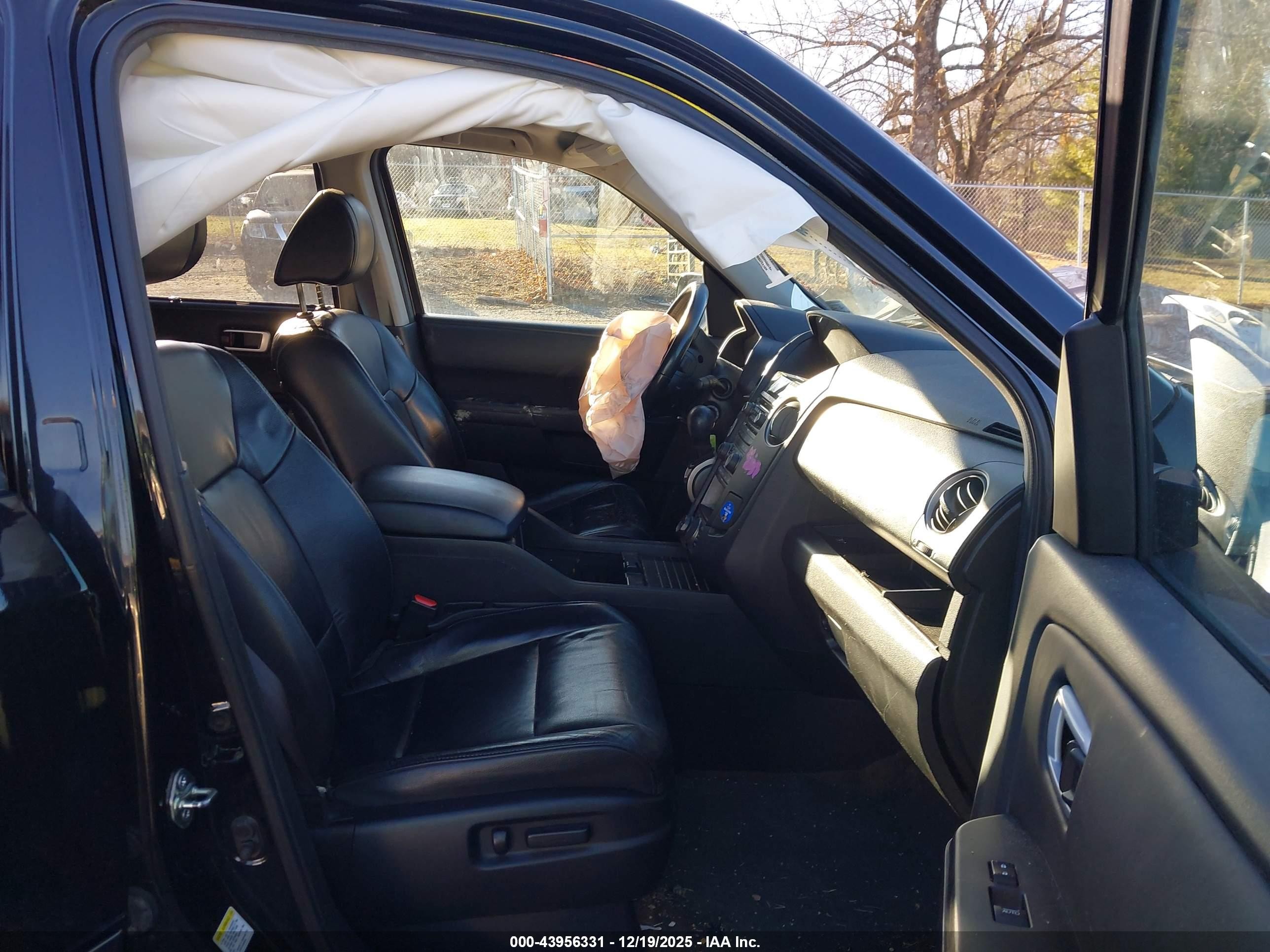 2014 Honda Pilot Touring Black vin: 5FNYF4H97EB028897