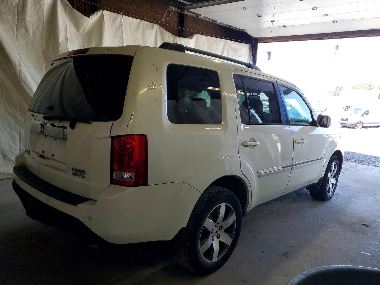 2014 Honda Pilot Touring White vin: 5FNYF4H97EB033405