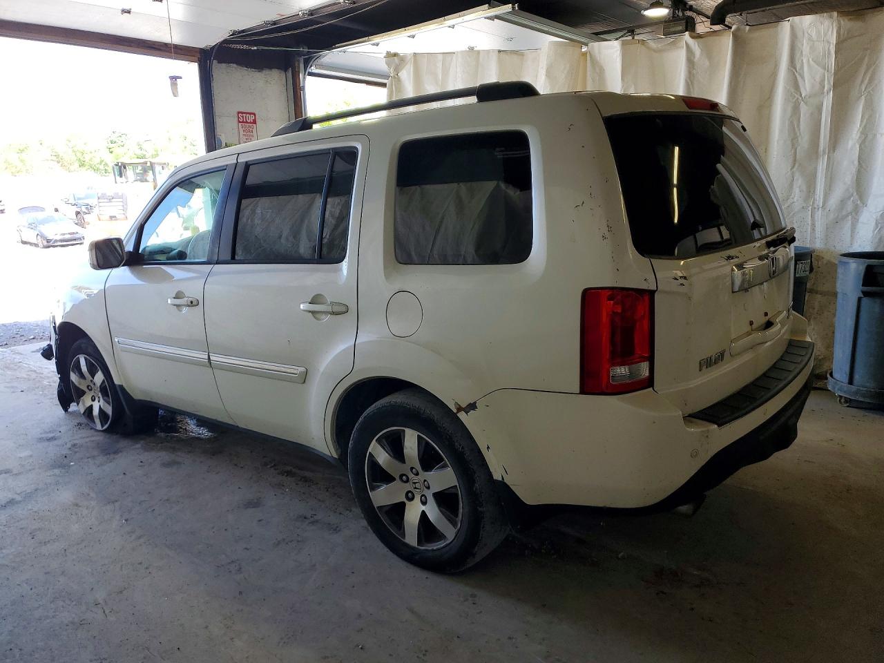 2014 Honda Pilot Touring White vin: 5FNYF4H97EB033405