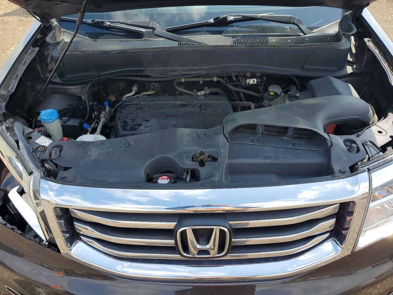 2015 Honda Pilot Touring Charcoal vin: 5FNYF4H97FB060878