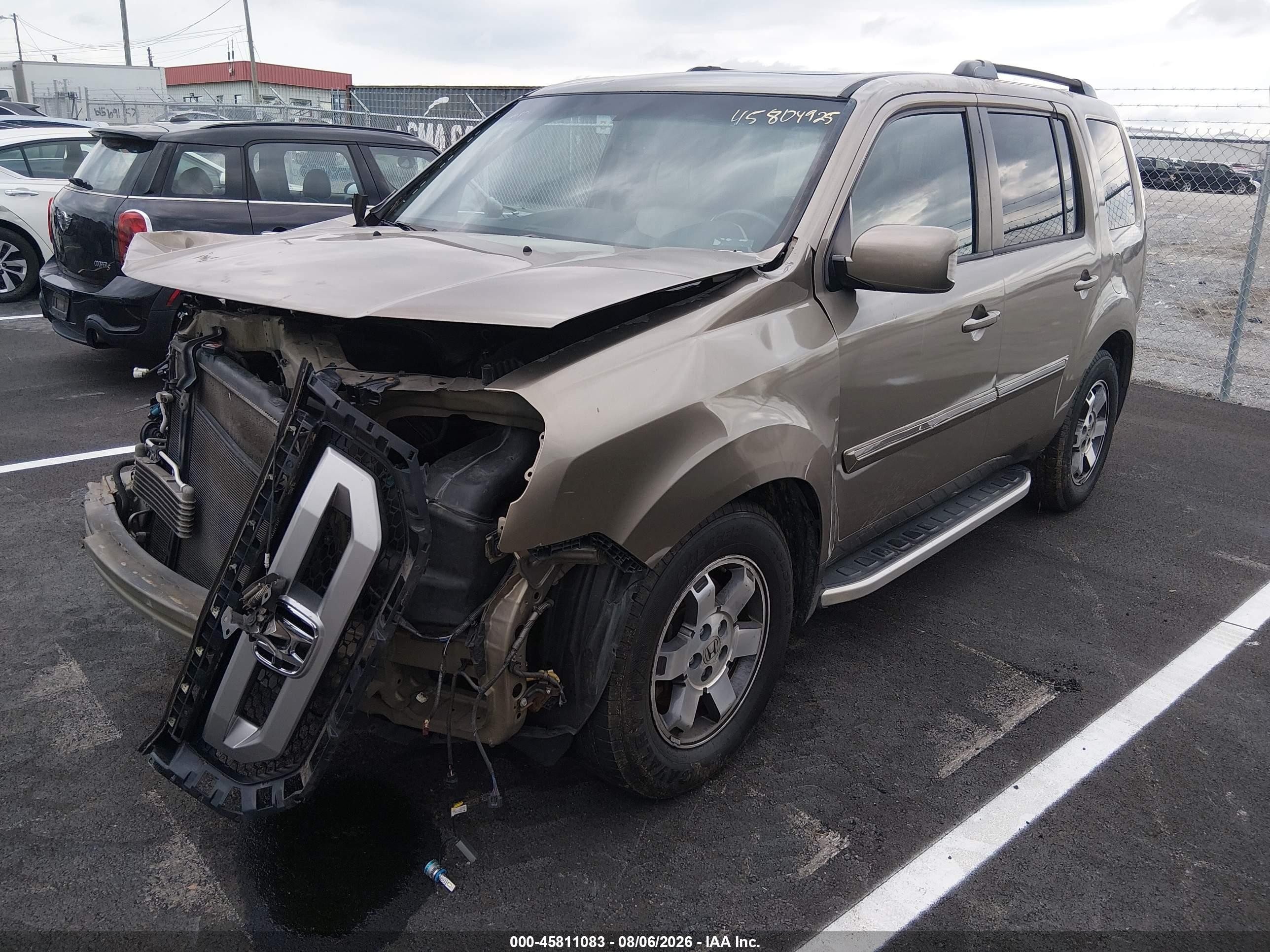 2011 Honda Pilot Touring Бежевый vin: 5FNYF4H98BB008928