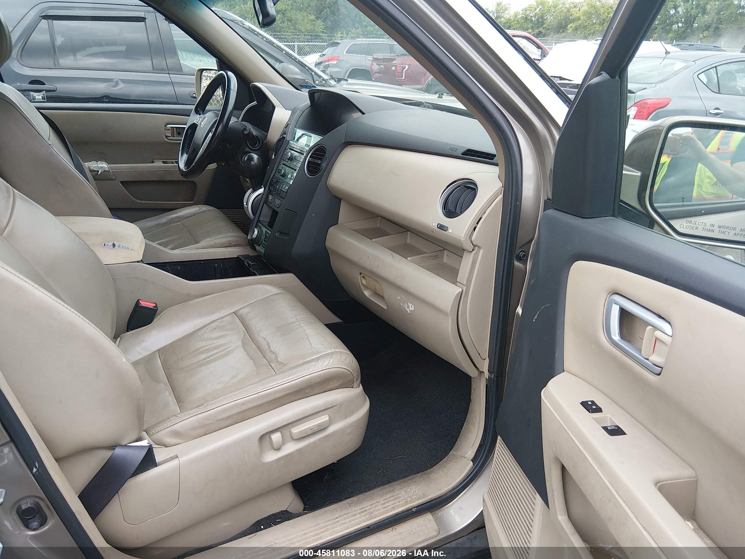 2011 Honda Pilot Touring Бежевый vin: 5FNYF4H98BB008928