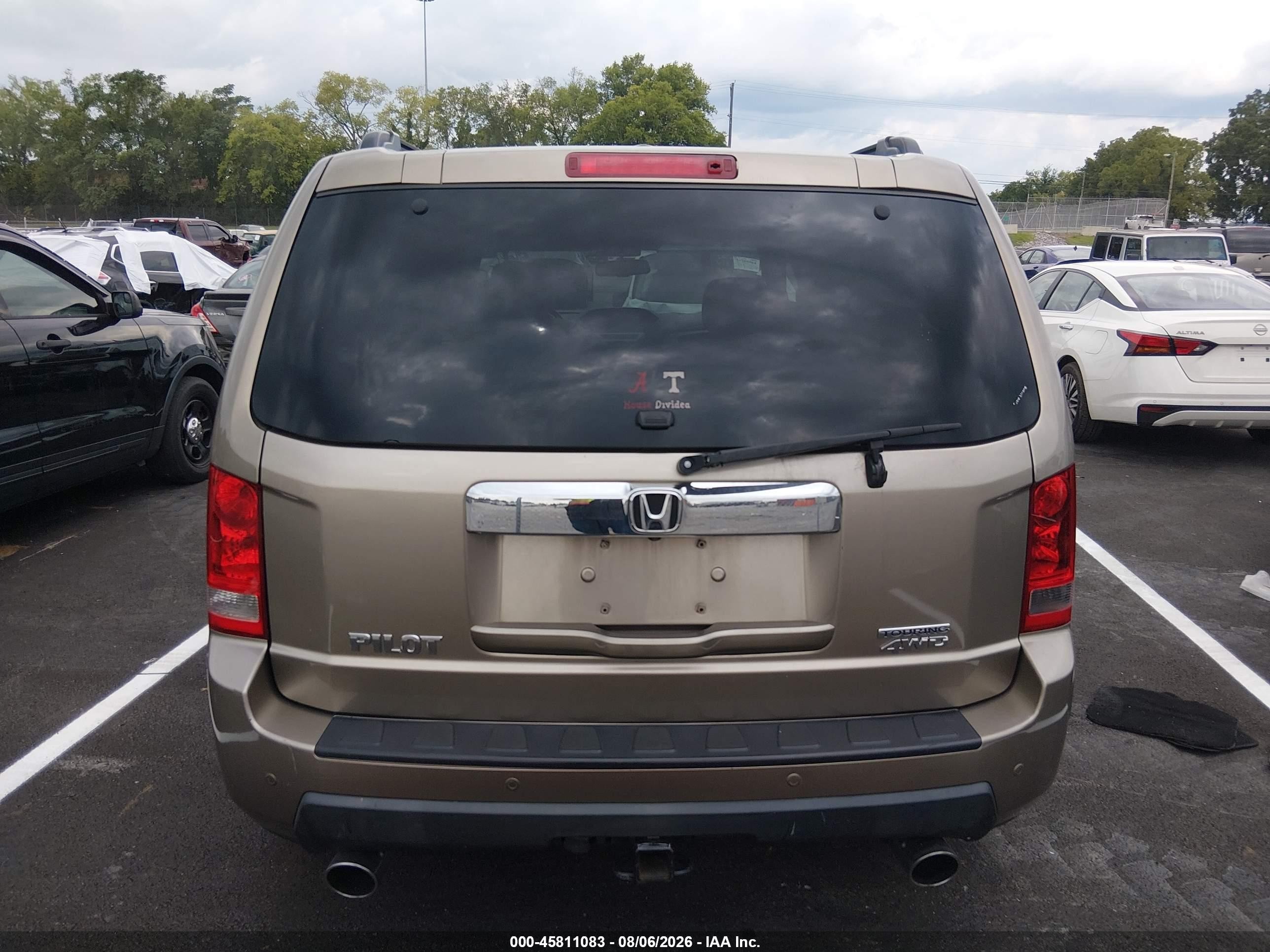 2011 Honda Pilot Touring Бежевый vin: 5FNYF4H98BB008928